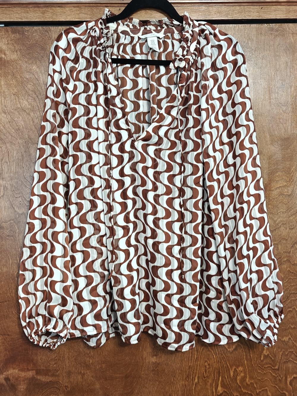 H&M Brown and White Wavy Print Long-Sleeve Blouse